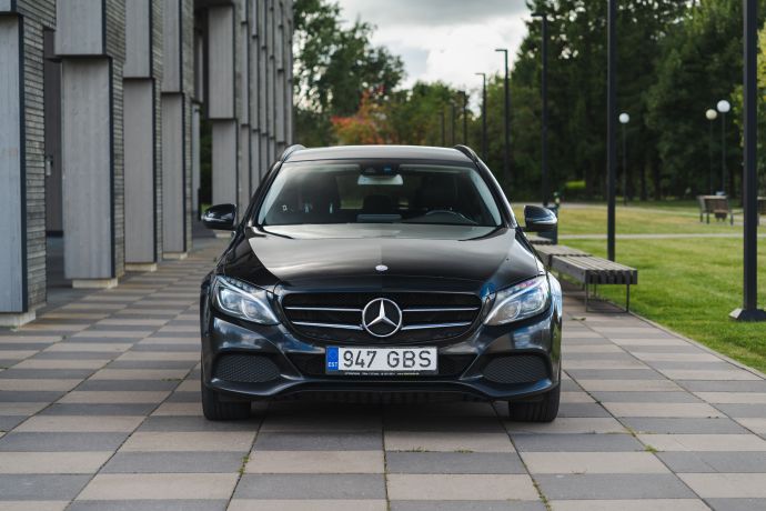 Mercedese-muugipildid-1