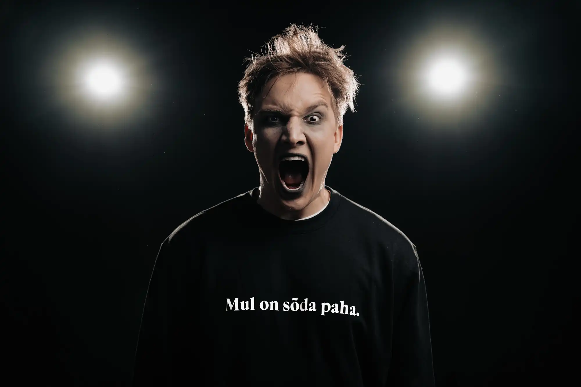 T-Shirt STORE reklaamfoto